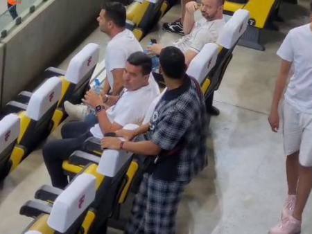 Ce surpriză! Cosmin Contra, surprins în tribună la meciul Dinamo – UTA