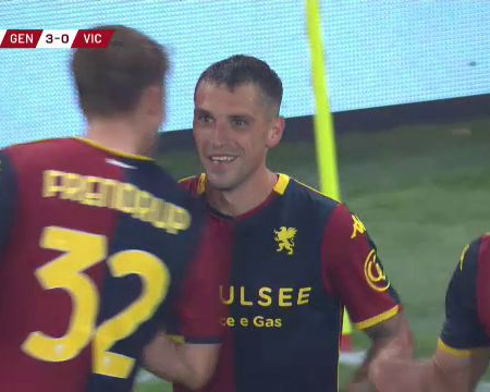 Nicolae Stanciu, GOL de excepție în Coppa Italia! Românul a înscris spectaculos în Genoa – Vicenza, avându-i în tribună pe Lucescu și Șucu.