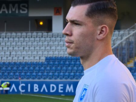 Istanbul Bașakșehir – Universitatea Craiova, TRANSFER LIVE de la 20:45! Componența echipelor de start