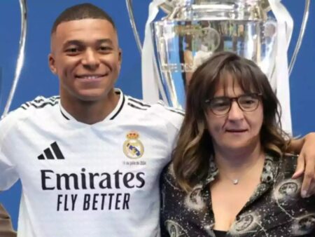 Kylian Mbappe, criticat sever pentru că se lasă dominat de mama sa! » „La 22 de ani, trebuie să știi să folosești un card de credit și să ai carnet de conducere! Indiferent dacă ești celebru sau nu”