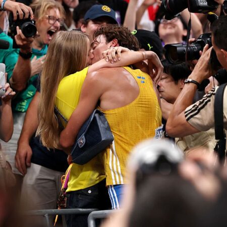 Sărutul din Tokyo a devenit viral