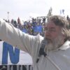Trei povești neștiute despre Adrian Păunescu. Cum l-a adus pe Gică Hagi înapoi pe drumul cel bun.