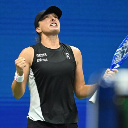 Iga Swiatek, calificare ușoară în „sferturile” de la US Open » Următoarea oponentă ar putea fi jucătoarea învinsă de poloneză în finala de la Wimbledon