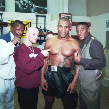 A depășit limitele hazului! Floyd Mayweather și Mike Tyson vor lupta într-un meci de box senzațional.
