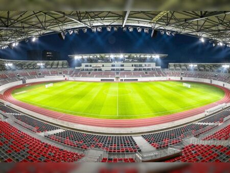 Clopoțelul răsună printre fluierile arbitrilor! Stadionul din Superligă devine școală pentru 350 de elevi.