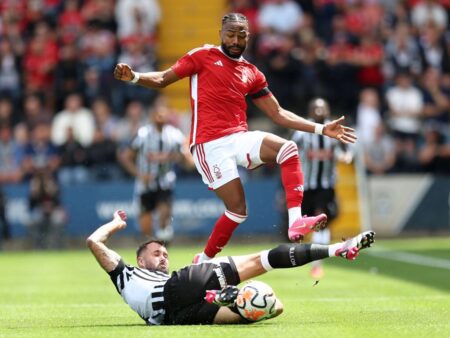 Jucătorul părăsit de Nottingham Forest se apropie de Superligă » Când ar putea semna