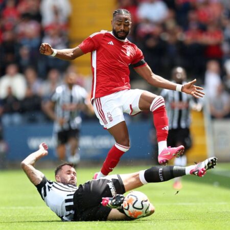 Jucătorul părăsit de Nottingham Forest se apropie de Superligă » Când ar putea semna