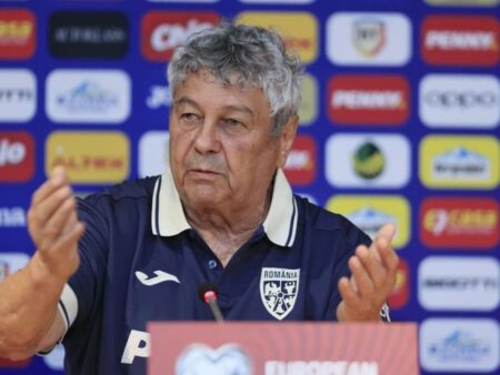 „Un îngeraș și un cap pătrat!”