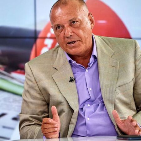 „Chiar dacă Lucescu ar demisiona, ar fi în van! Chivu ar putea fi o opțiune, dar nu renunță la salariul de la Inter”