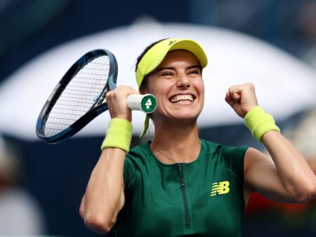 Sorana Cîrstea s-a calificat în optimile de finală la Seul, după un meci amânat de marți și întrerupt miercuri timp de aproape 4 ore » Urmează un test ESENȚIAL