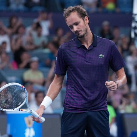 Daniil Medvedev suferă o nouă înfrângere dureroasă! Rusul, eliminat în sferturi la Hangzhou de un jucător plasat pe locul 196 mondial