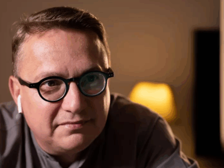 „David Popovici înoată spectaculos, arată fantastic, se exprimă bine și gândește logic! Dacă aș fi mai tânăr, ar fi idolul meu.”