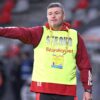 „Jaloane! N-ai pic de rușine? Ne-am făcut de râs!”