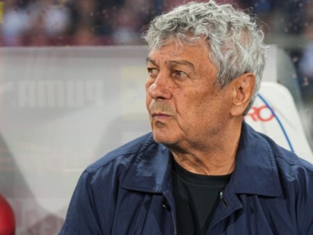 Scenariul sumbru pentru Lucescu! Atacantul titular al naționalei a părăsit terenul plângând. Incert pentru meciul cu Austria.