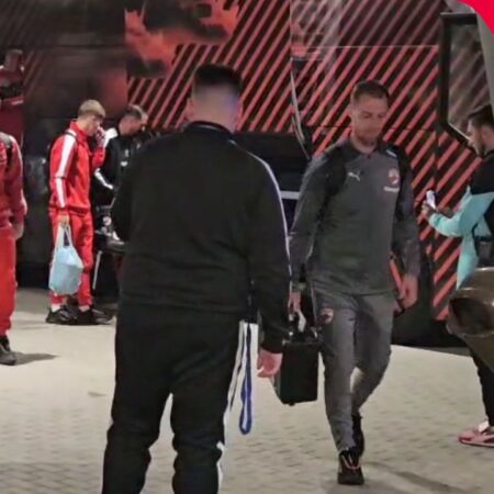 Universitatea Craiova vs. Dinamo » Autocarul „câinilor” a sosit la stadionul Ion Oblemenco