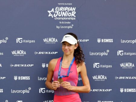 Maria Pop, una dintre cele mai talentate jucătoare de tenis din România, a ajuns în semifinale la Campionatele Europene U16.