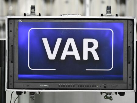 Revoluție în VAR: Brazilia experimentează noi măsuri privind solicitările și cartonașele.