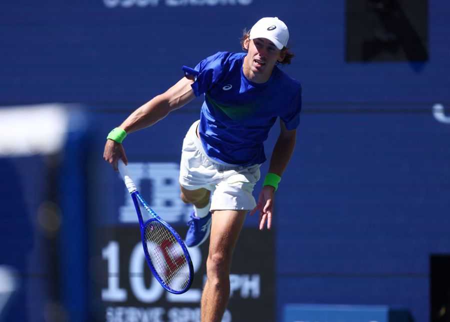Alex de Minaur în acțiune la US Open Bătălie titanică la US Open: Auger-Aliassime trece de De Minaur după 4 ore și 10 minute și e în semifinale!