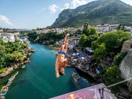 Victorie pentru Constantin Popovici în Seria Mondială Red Bull Cliff Diving! Titlul se hotărăște în ultima etapă a sezonului.