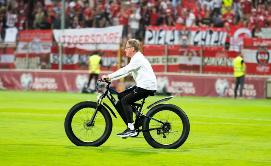 Scene interesante cu Ralf Rangnick» Cum a apărut selecționerul Austriei la meciul din Bosnia