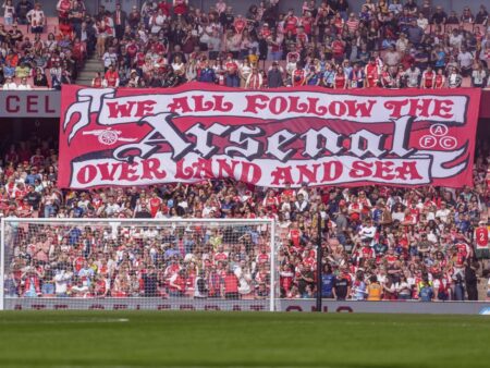 Decizie surprinzătoare a unui judecător londonez: Rivalitățile fotbalistice între angajați „afectează armonia la locul de muncă”!