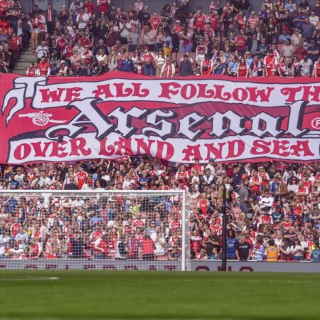 Decizie surprinzătoare a unui judecător londonez: Rivalitățile fotbalistice între angajați „afectează armonia la locul de muncă”!