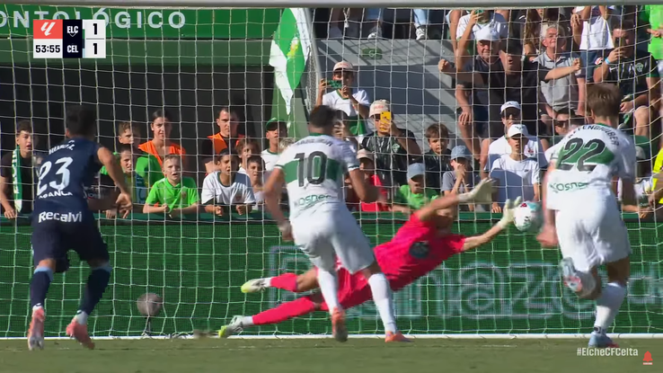 Ionuț Radu a apărat un penalty în Elche - Celta Vigo
