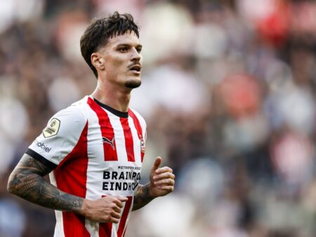 „Se pare că nu e de ajuns” » PSV intenționează să întărească postul românului