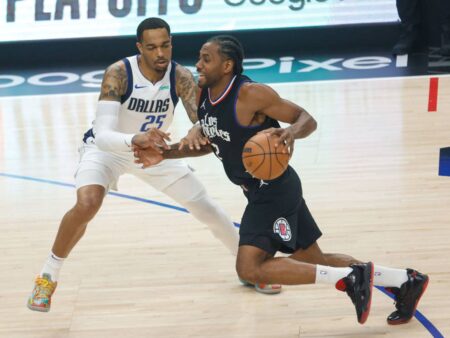 Vedeta de la LA Clippers ar fi încasat 28 de milioane de dolari de la club printr-o firmă de peisagistică pentru a eluda plafonul salarial