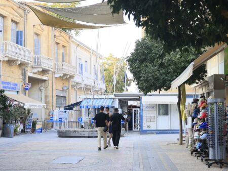 CORESPONDENȚĂ DIN NICOSIA: România joacă într-o capitală unică în lume – Granița din inima orașului, o zonă ignorată la nivel global!