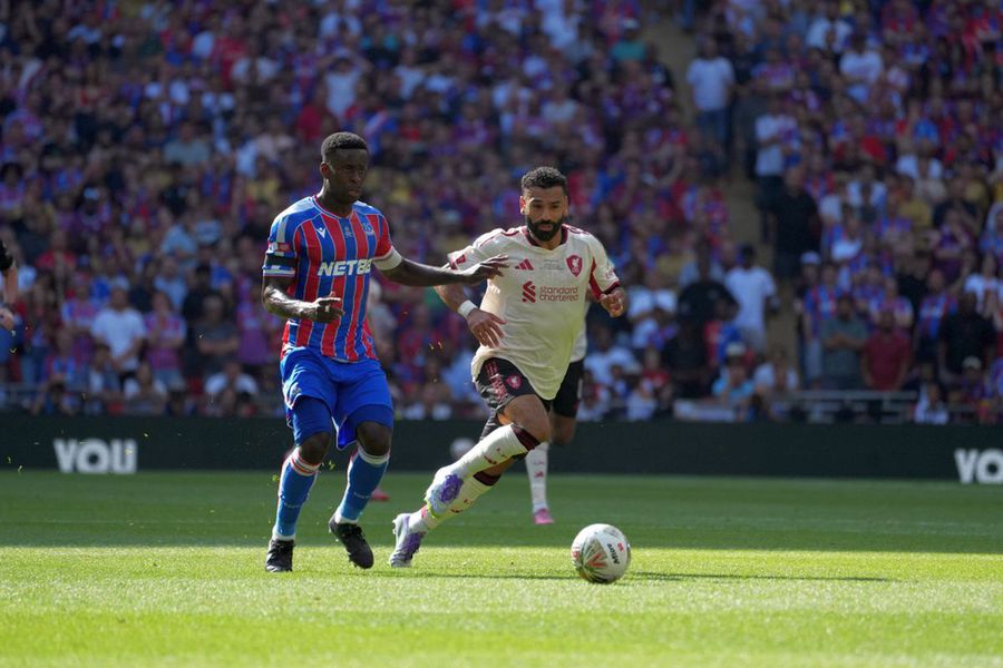 Marc Guehi și Mohamed Salah / Foto: Imago Images O nouă lovitură dată de Liverpool în ultima zi de mercato » 35 de milioane de lire sterline pentru căpitanul din Premier League