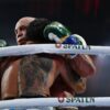 Încâlceală totală la un meci de box! Legenda MMA, knock-out într-o bătaie după confruntare