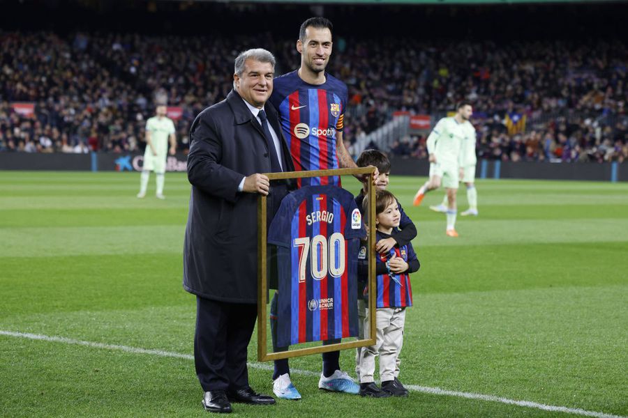 Sergio Busquets, sărbătorit pentru 700 de meciuri oficiale pe Camp Nou. Fostul internațional spaniol Sergio Busquets se retrage din fotbal