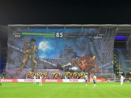 Spectacol la începutul meciului Petrolul – Rapid: „Lupii” au oferit o coregrafie cu tentă rasistă, inspirată din „Războiul Stelelor”