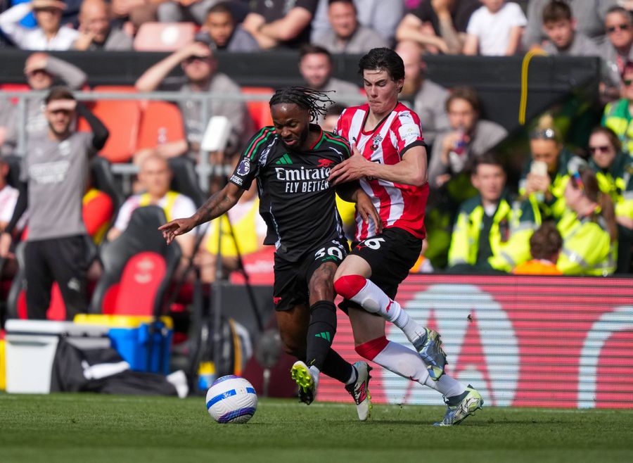 Deși a avut o carieră promitătoare, evoluția lui Sterling la Chelsea a fost una sub așteptări. Superstarul lui Chelsea a fost exilat! Terminarea contractului nu reprezintă însă o soluție viabilă pentru club