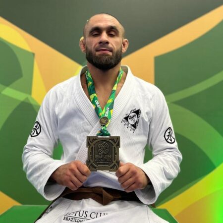 Bogdan Ungureanu, românul care a depășit o barieră imposibilă în Brazilia! Olăroiu: „Ducesc o viață spartană”