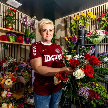 „Purtați culorile fără a simți vreo obligație”