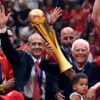Legendarul Giorgio Armani a fost impresionat de stilul unui fotbalist renumit » Cât au costat ținutele