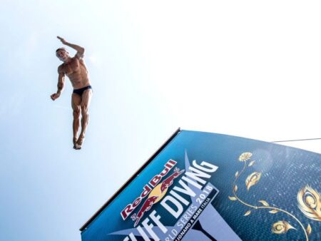 Popovici și Preda, pe paginile cărților la etapa din Boston. Ce se desfășoară în ultima rundă a Red Bull Cliff Diving?