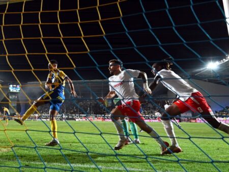 Fără limite! Ce sancțiuni au primit astăzi Dinamo și Petrolul Ploiești