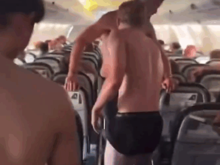 Imaginile săptămânii în Liga Campionilor: Toți jucătorii au călătorit în chiloți cu avionul
