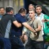 Gesturi violente la Ploiești! Oficialul Petrolului a încercat să se războiască cu Andrei Chivulete și a fost întâmplat de membrii clubului.