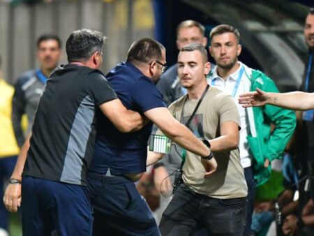 Gesturi violente la Ploiești! Oficialul Petrolului a încercat să se războiască cu Andrei Chivulete și a fost întâmplat de membrii clubului.