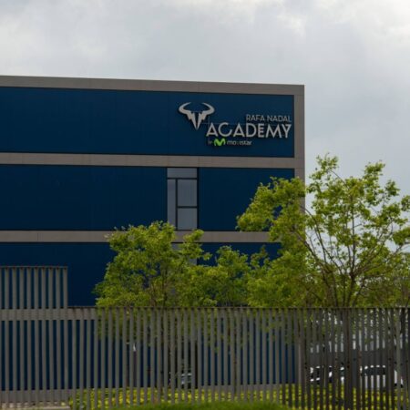 Care sunt costurile pentru a te antrena la academia lui Rafael Nadal?