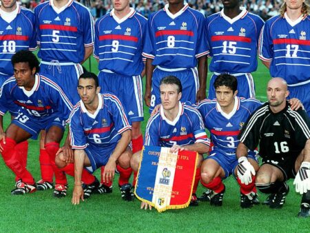 Campionul mondial din 1998 lucrează ca agent de vânzări într-un orășel francez: „Sunt fericit că trăiesc aici”