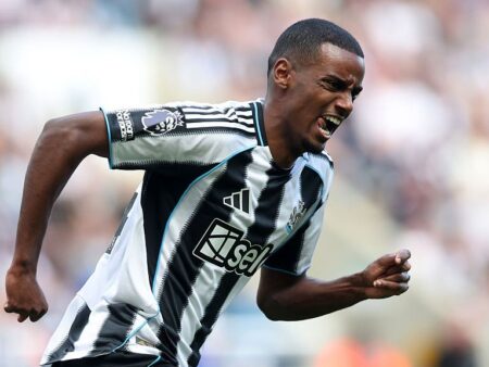 Atacantul Alexander Isak, transferat de la Newcastle la Liverpool pentru un sumă record