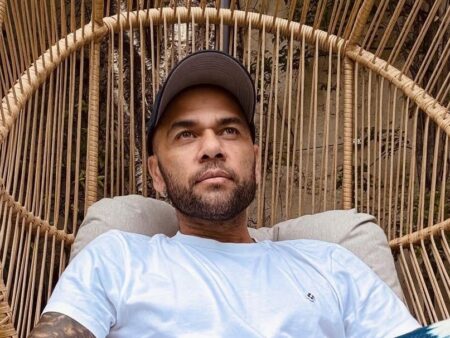 Lovitura suferită de Dani Alves, fostul jucător al echipei FC Barcelona