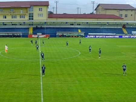 Imagini surprinzătoare de pe stadionul Metaloglobus – FC Botoșani: peisaj dezolant!
