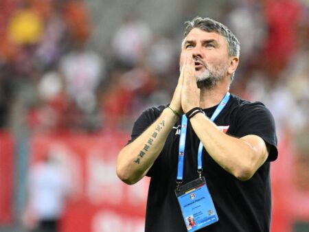 UTA Arad – FC Argeș, confruntarea celor 8 campioane, se desfășoară ACUM! Tzionis, „coșmarul” tricolorilor, titular la gazde.