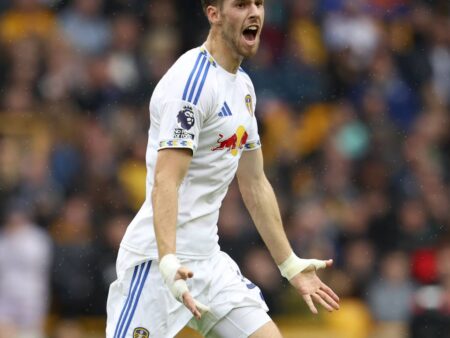 El este Claudiu Niculescu din Premier League! Gol spectaculos din lovitură liberă în Wolverhampton – Leeds United, LIVE pe VOYO.